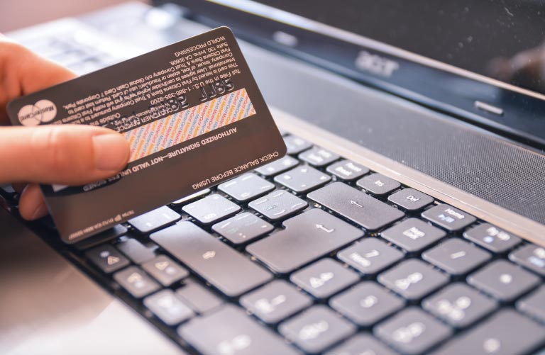 Choosing the Right Loan: Payroll Loans vs. Credit Cards and Personal Loans