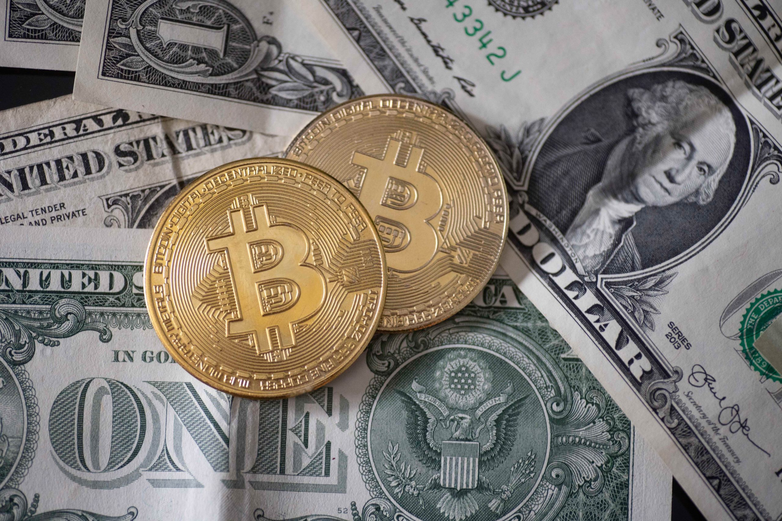 Digital Currency: The End of Cash? Understanding the Shift to a Cashless Society